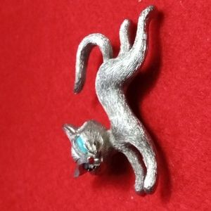 JJ textured vintage metal cat